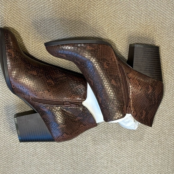Style & Co Mariana’s brown snakeskin ankle boots size 8 - Picture 11 of 12